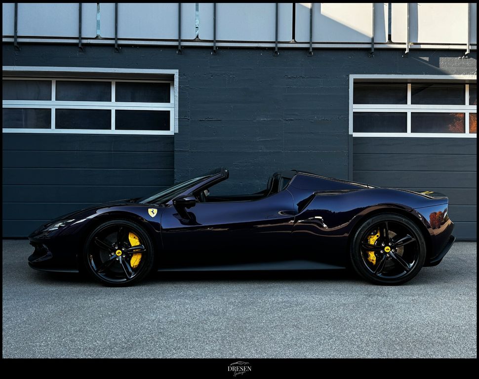 Ferrari 296 GTS 2025