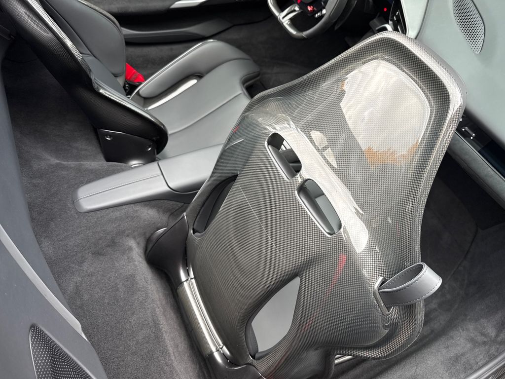 Ferrari 296 GTS 2025