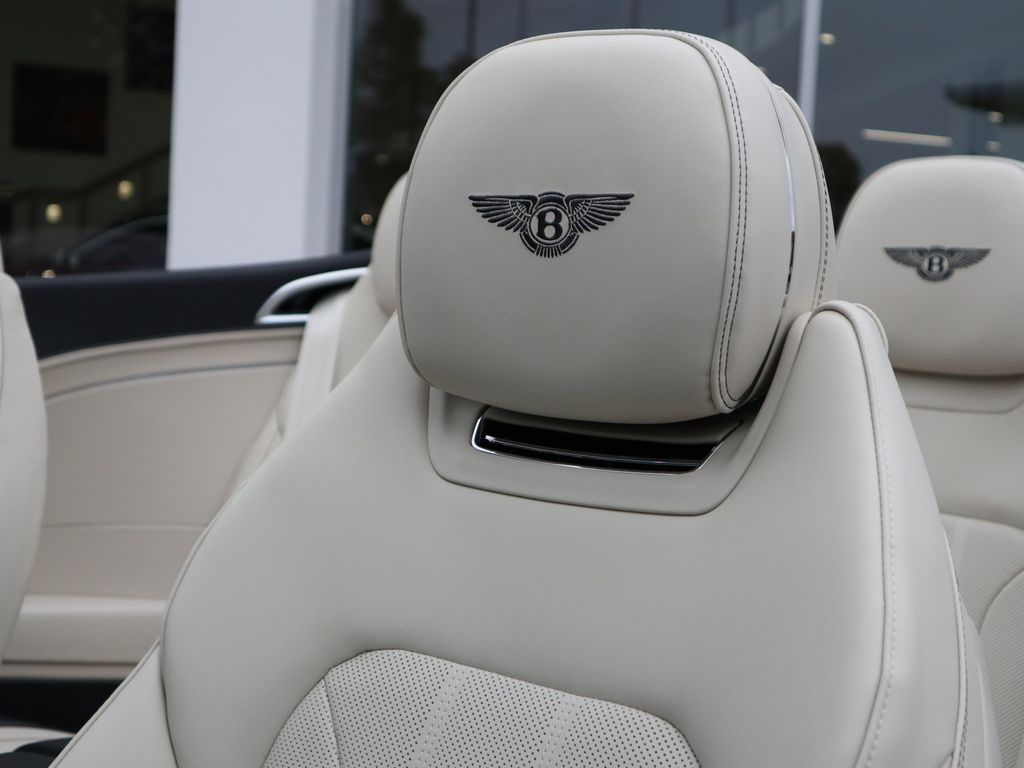 Bentley Continental GTC 2025