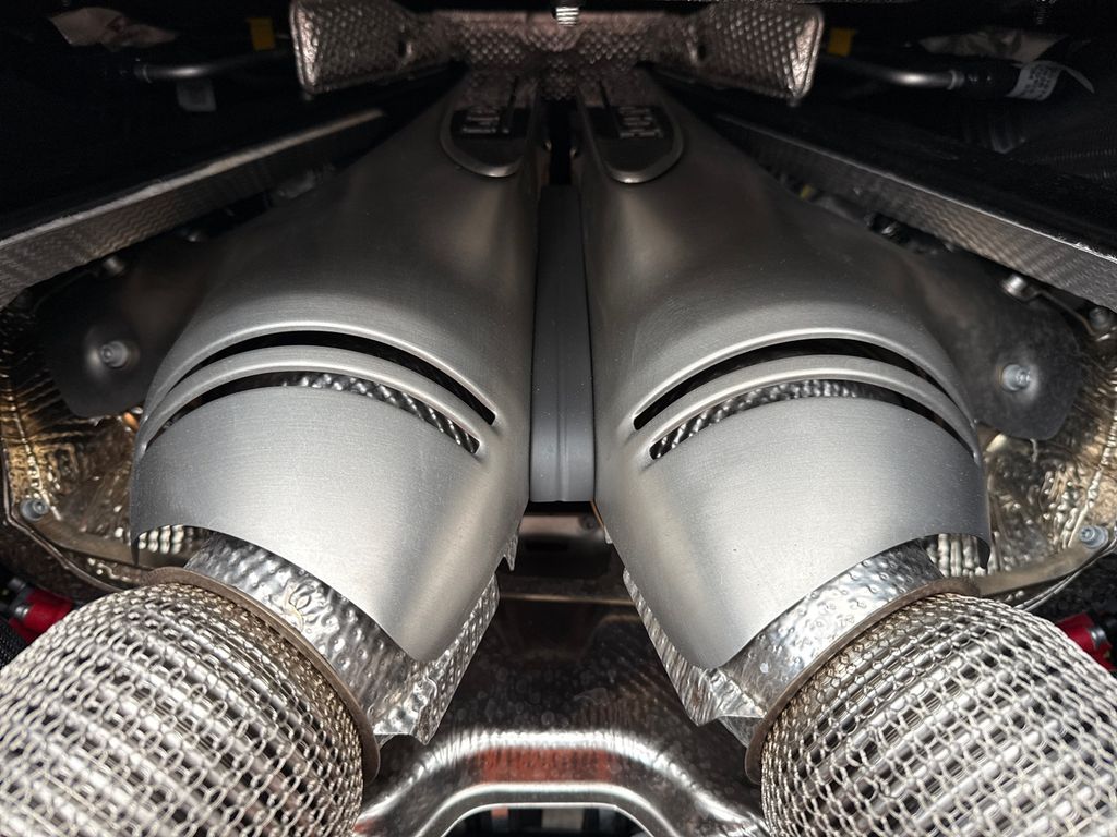 Ferrari 296 GTS 2025