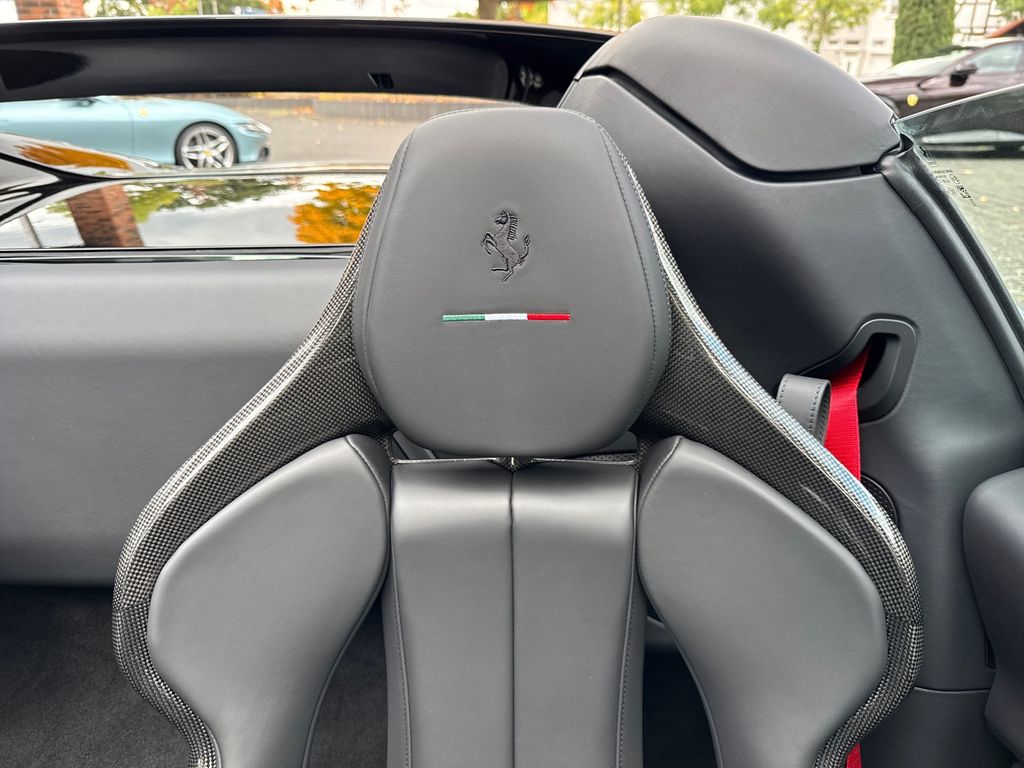 Ferrari 296 GTS 2025