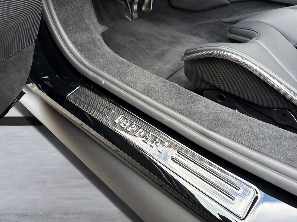 Ferrari 296 GTS 2025