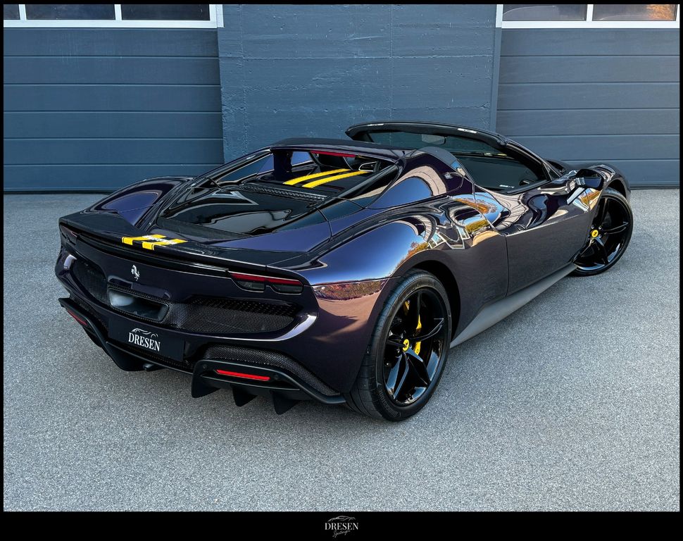 Ferrari 296 GTS 2025