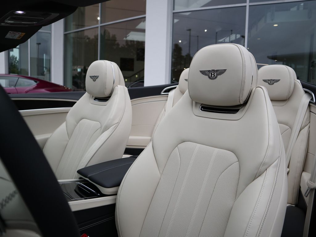 Bentley Continental GTC 2025