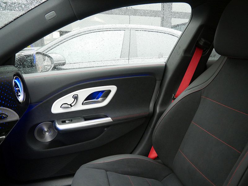 Mercedes-Benz CLA 250 2025