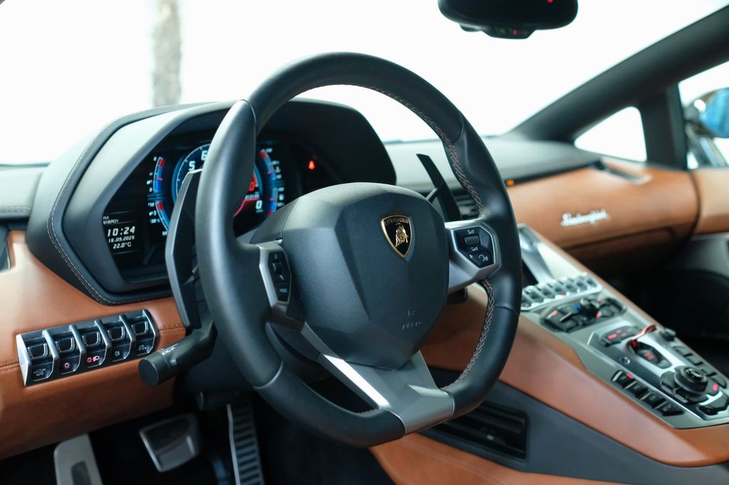 Lamborghini Aventador 2019