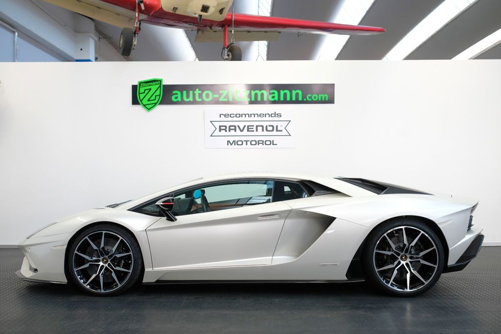Lamborghini Aventador 2019