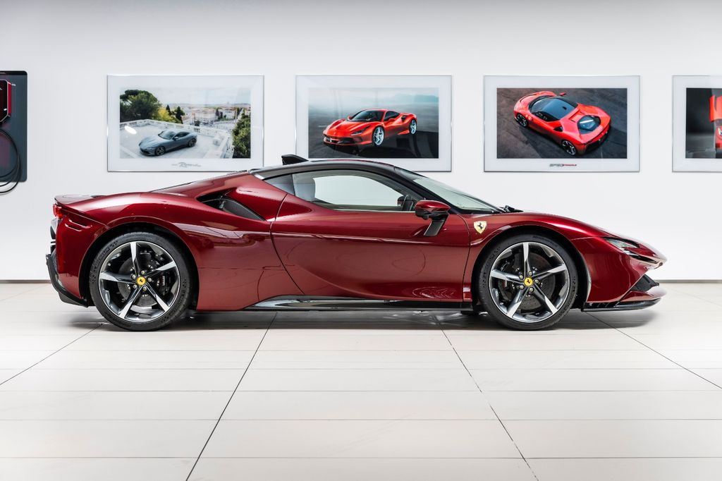 Ferrari SF90 2023