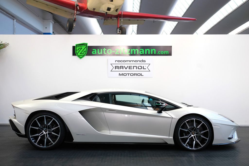 Lamborghini Aventador 2019