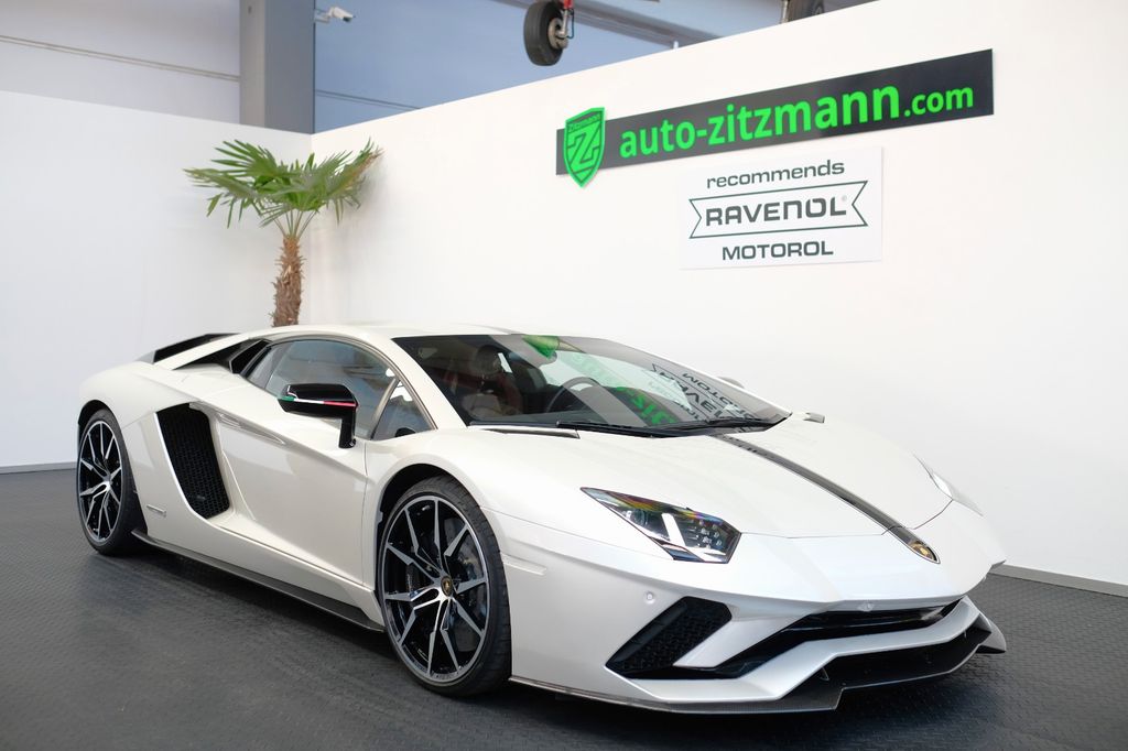 Lamborghini Aventador 2019