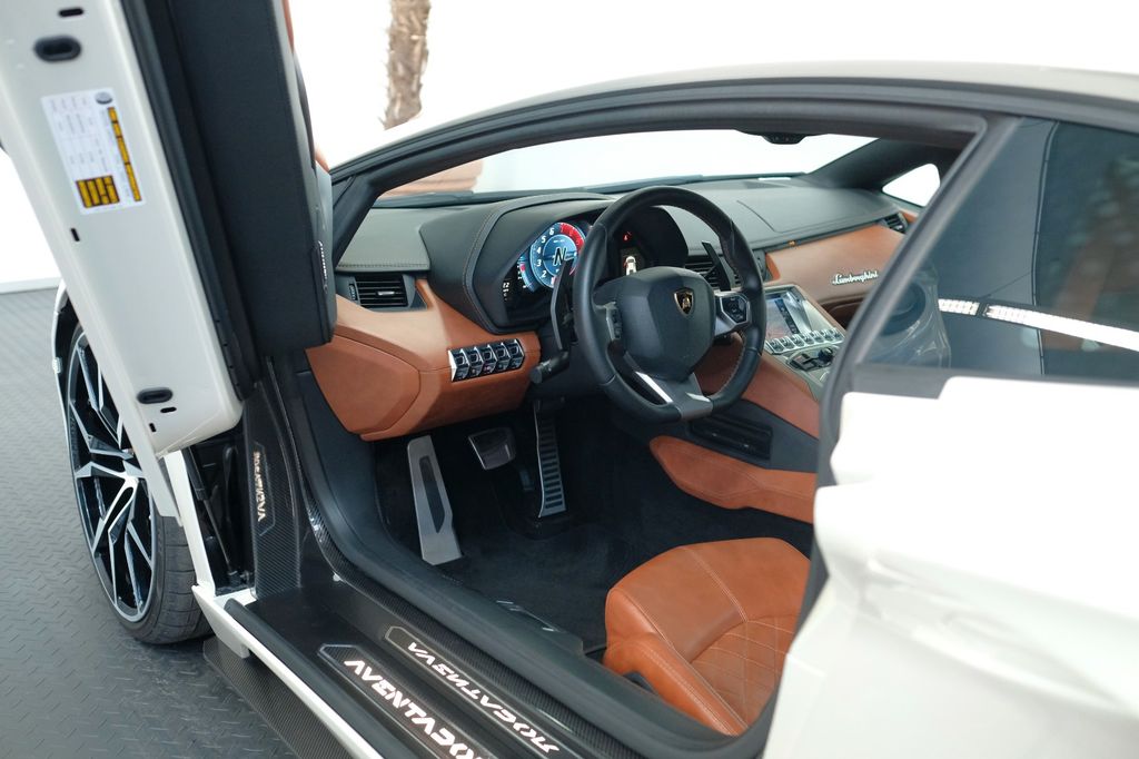 Lamborghini Aventador 2019