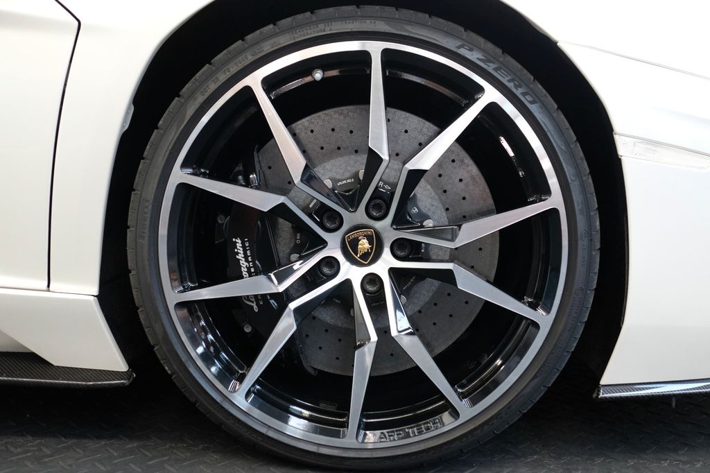 Lamborghini Aventador 2019