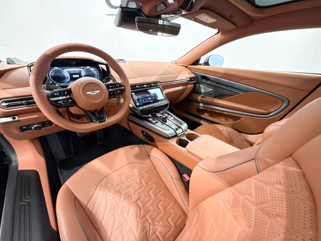 Aston Martin Vanquish 2025