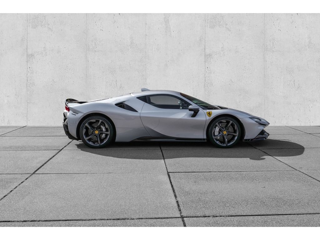 Ferrari SF90 2022