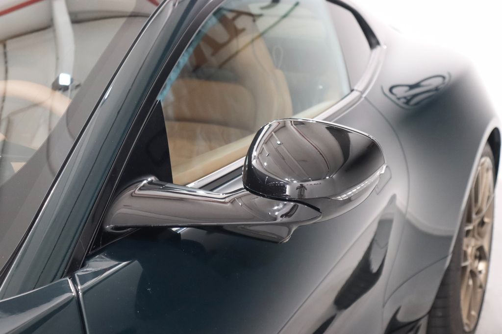 Aston Martin Vanquish 2025