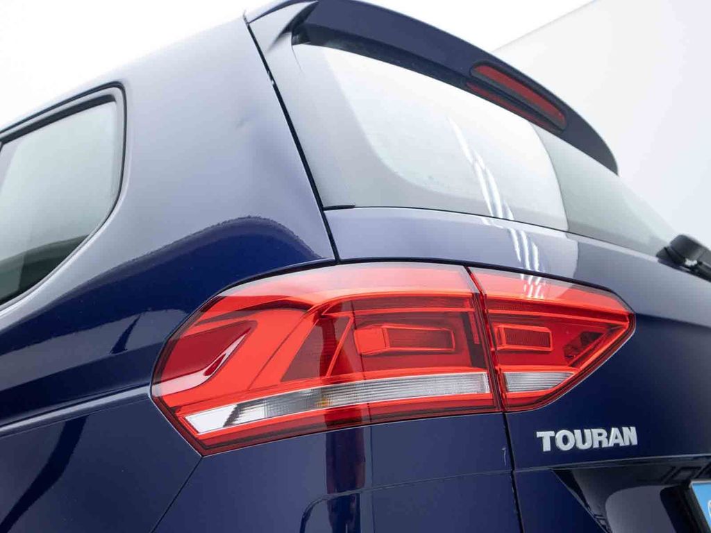Volkswagen Touran 2021