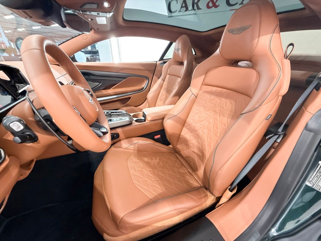 Aston Martin Vanquish 2025