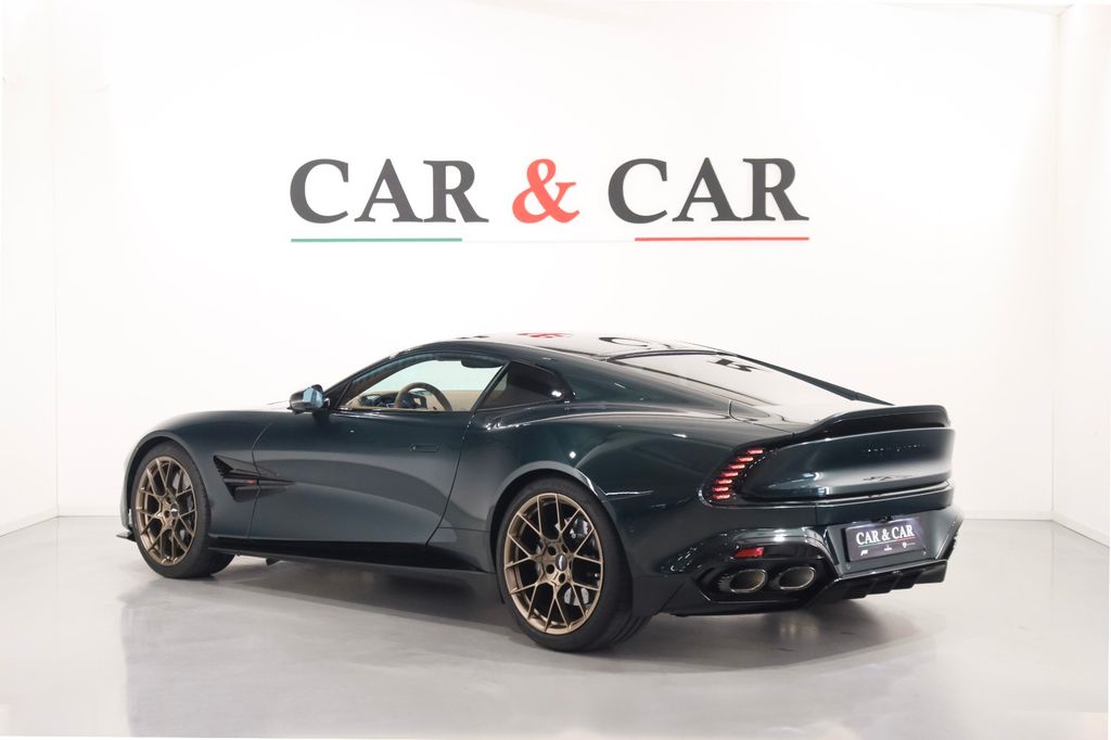 Aston Martin Vanquish 2025