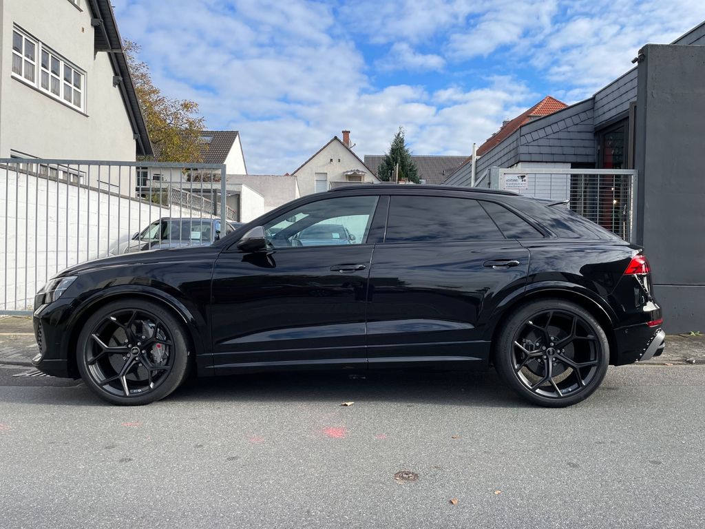 Audi RSQ8 2025