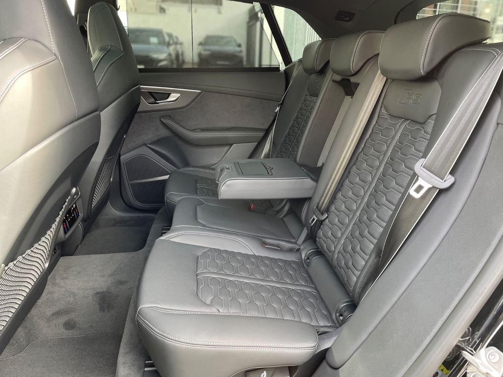 Audi RSQ8 2025