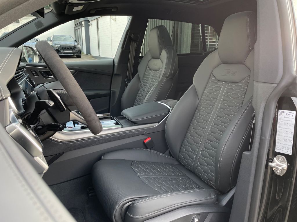 Audi RSQ8 2025