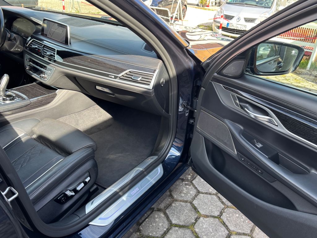 BMW 745 2019