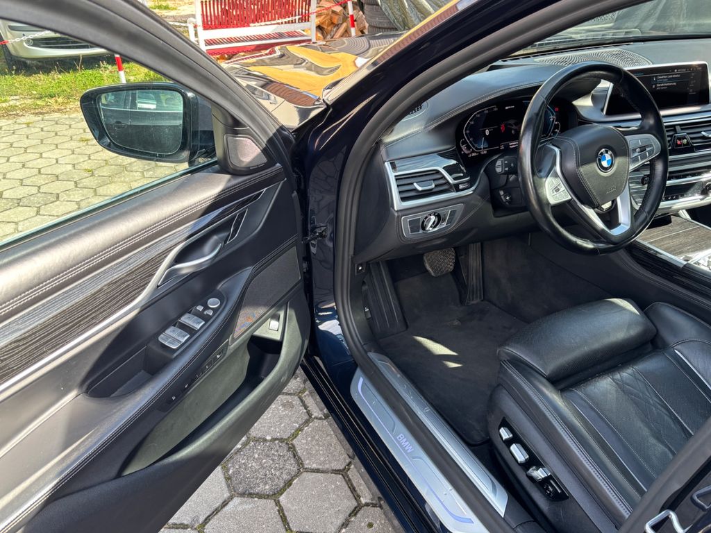 BMW 745 2019