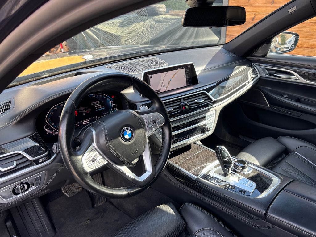 BMW 745 2019
