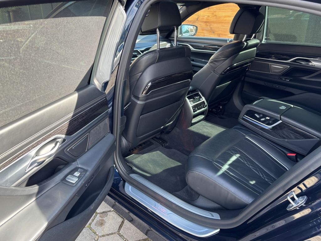 BMW 745 2019