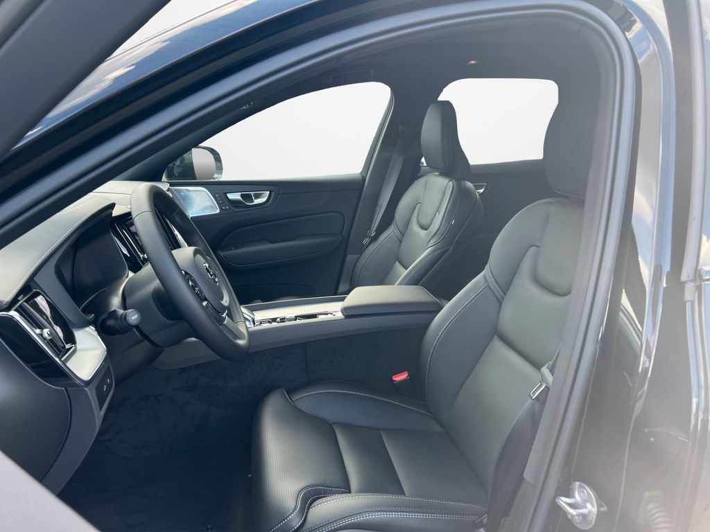 Volvo XC60 2025