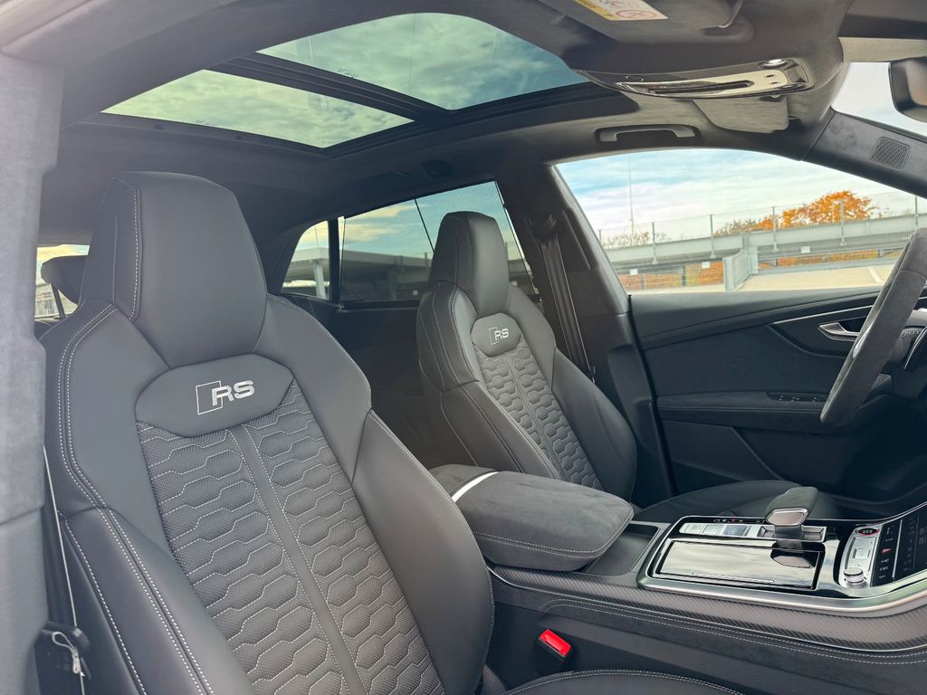 Audi RSQ8 2025
