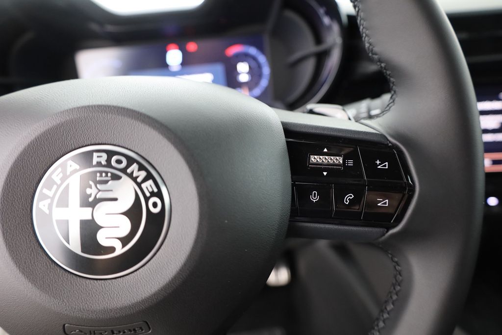 Alfa Romeo Junior 2025