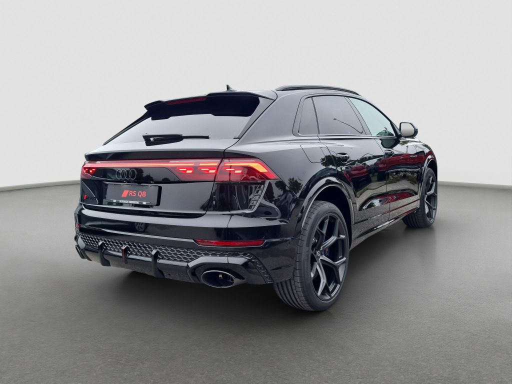 Audi RSQ8 2025
