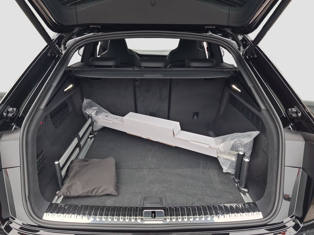 Audi RSQ8 2025