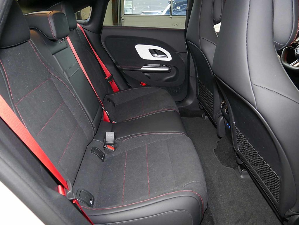 Mercedes-Benz CLA 250 2025