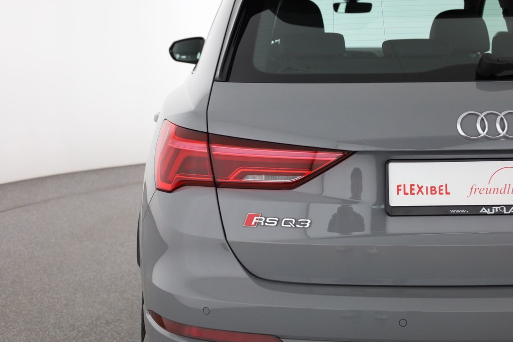 Audi RSQ3 2021