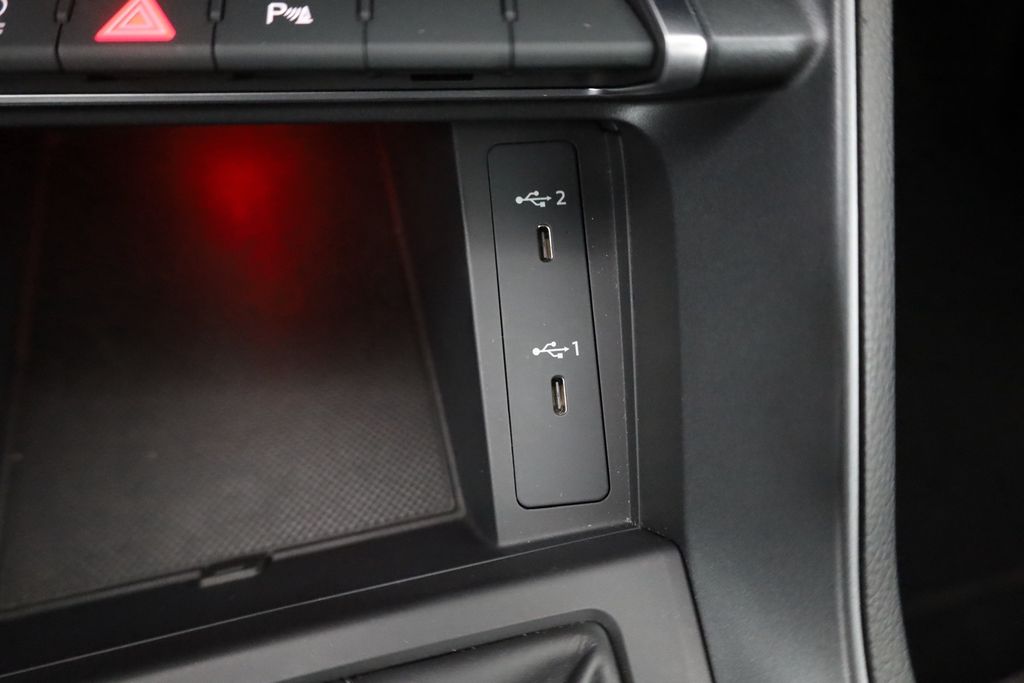 Audi RSQ3 2021