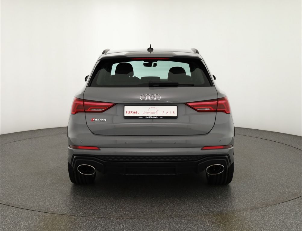 Audi RSQ3 2021