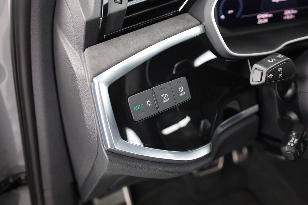Audi RSQ3 2021