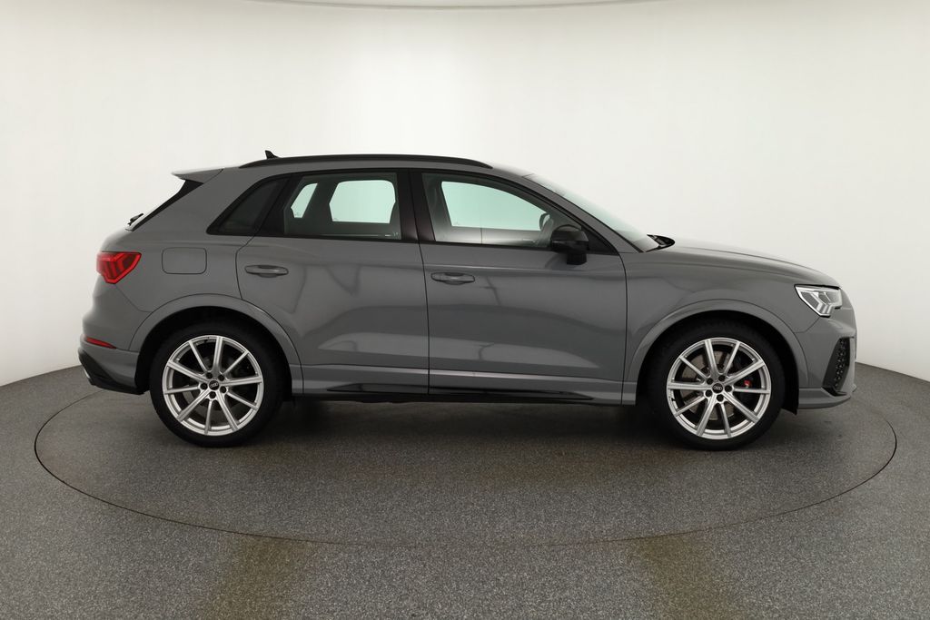 Audi RSQ3 2021