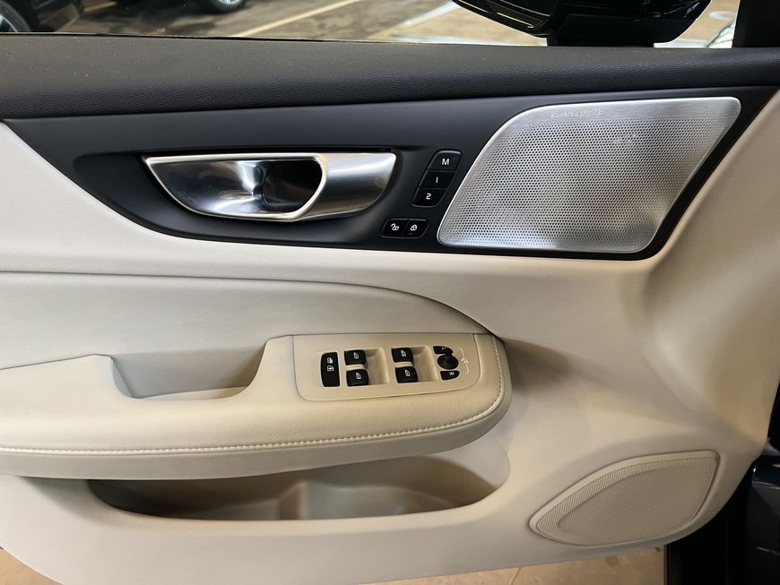 Volvo V60 2024