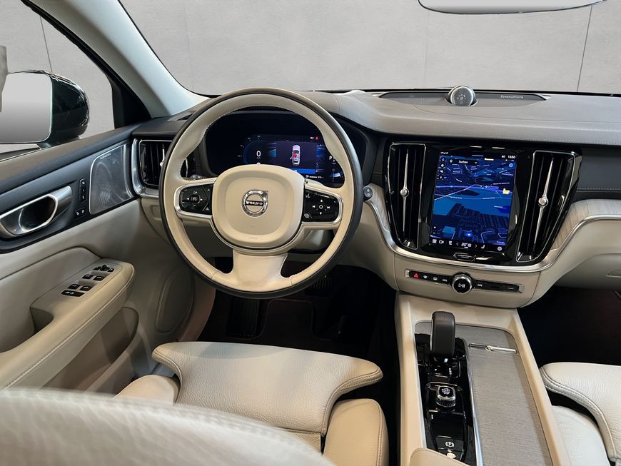 Volvo V60 2024