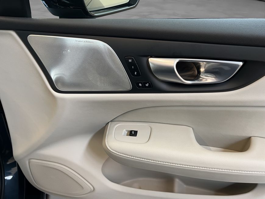 Volvo V60 2024