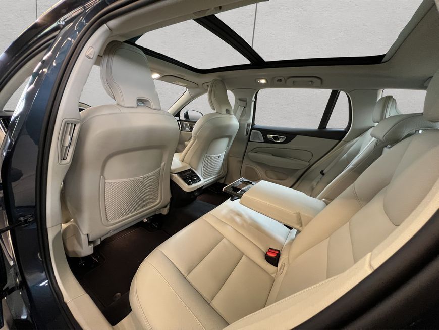 Volvo V60 2024