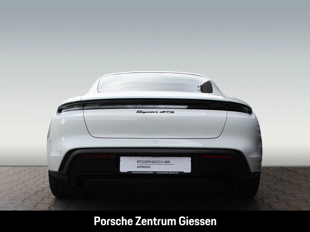 Porsche Taycan 2022