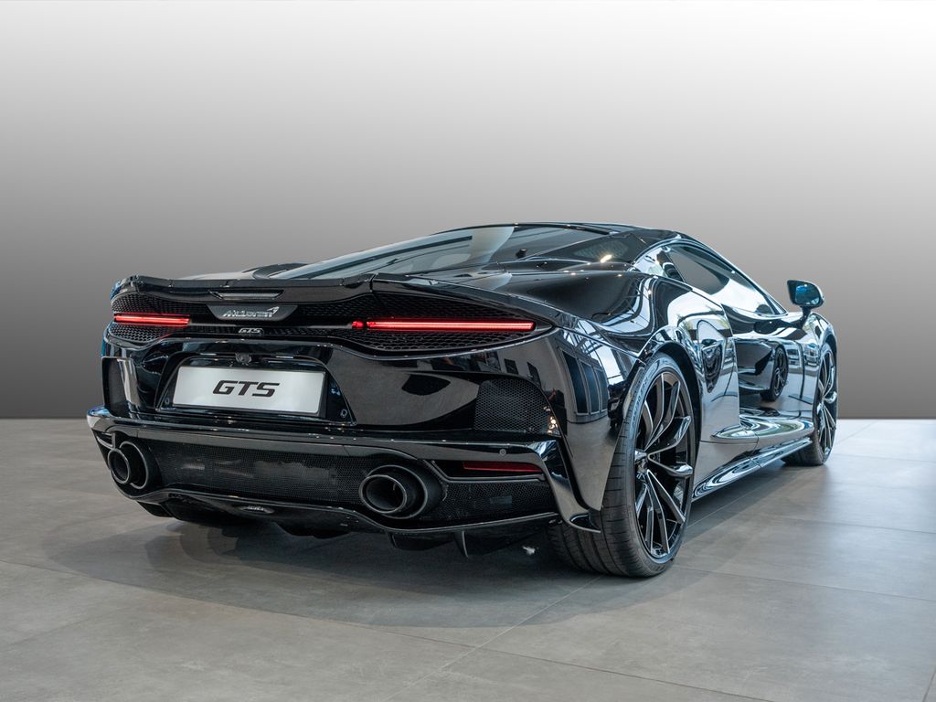 McLaren GT