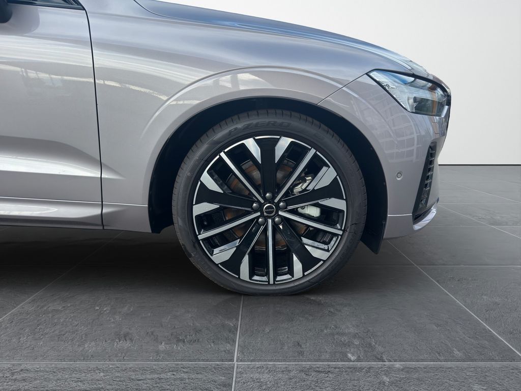 Volvo XC60 2025