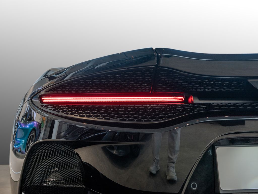 McLaren GT