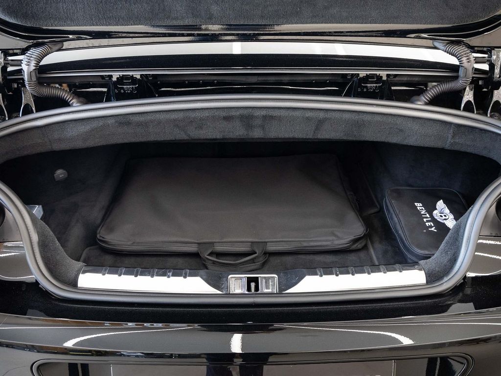 Bentley Continental GTC 2023