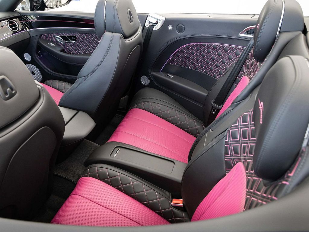 Bentley Continental GTC 2023